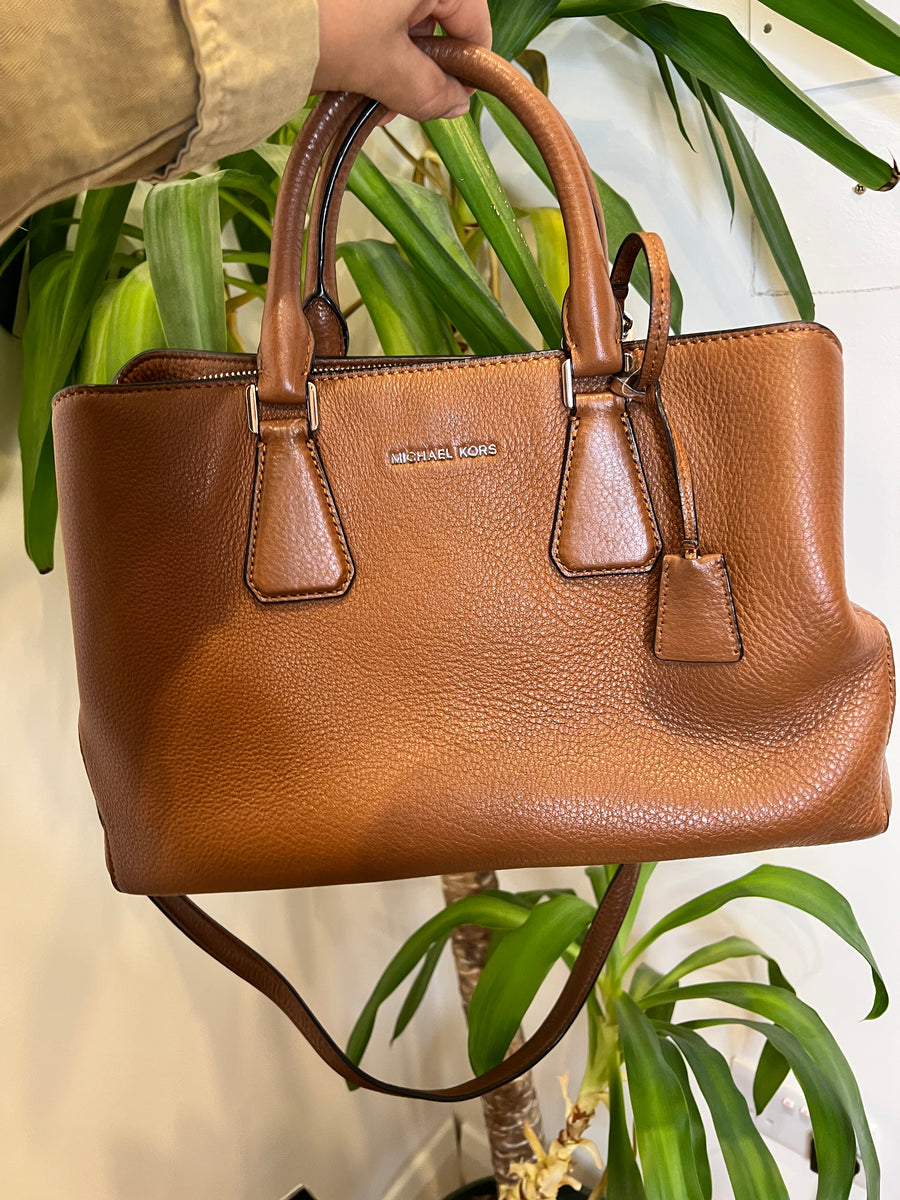 Michael Kors Oak Leather Tote with Shoulder Strap Siopaella Designer
