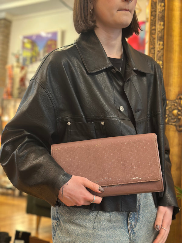 Gucci Pale Purple Vernis Leather Logo Clutch