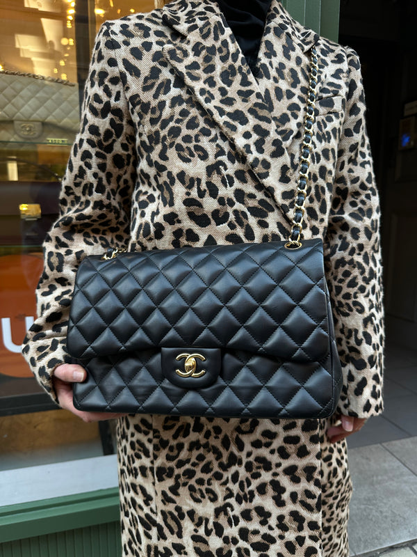Chanel Black Lambskin Leather Jumbo Double Flap
