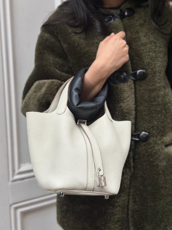 Hermès Chalk Leather Picotin 18