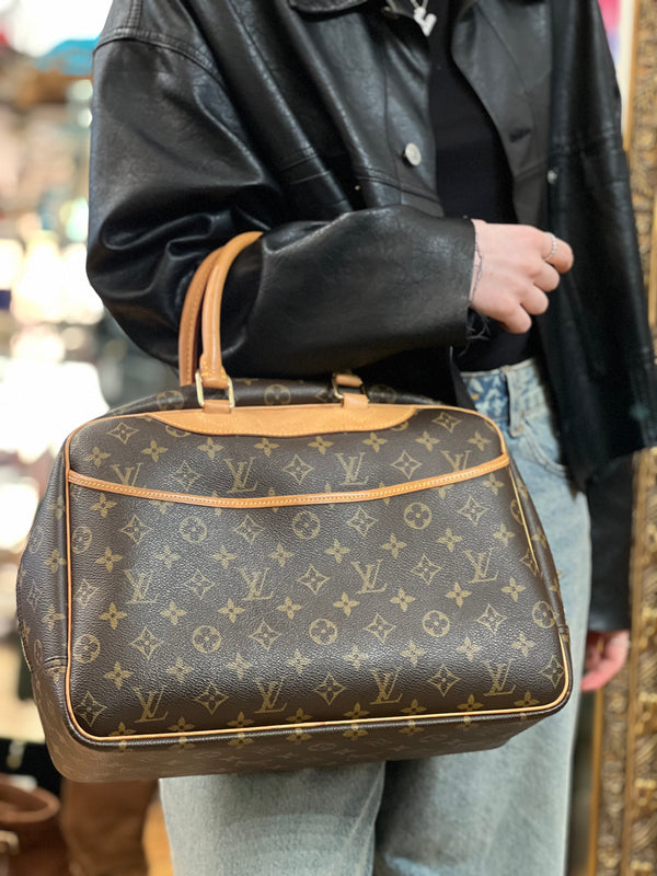 Louis Vuitton Monogram Canvas Deauville Tote