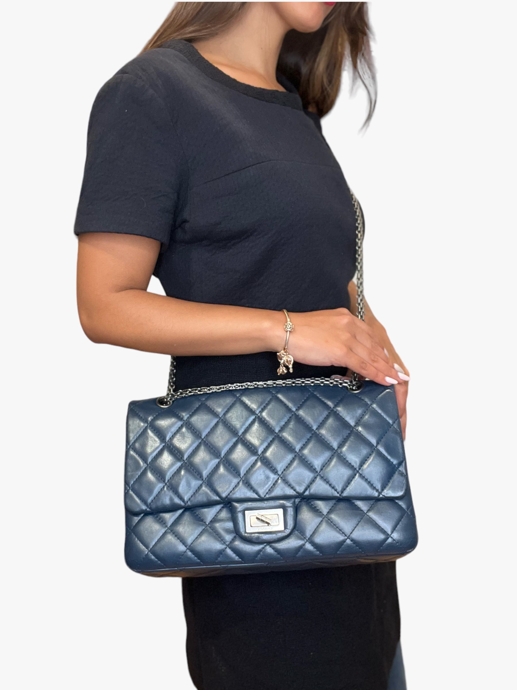 Coco curve leather crossbody bag Chanel Blue in Leather - 22723927