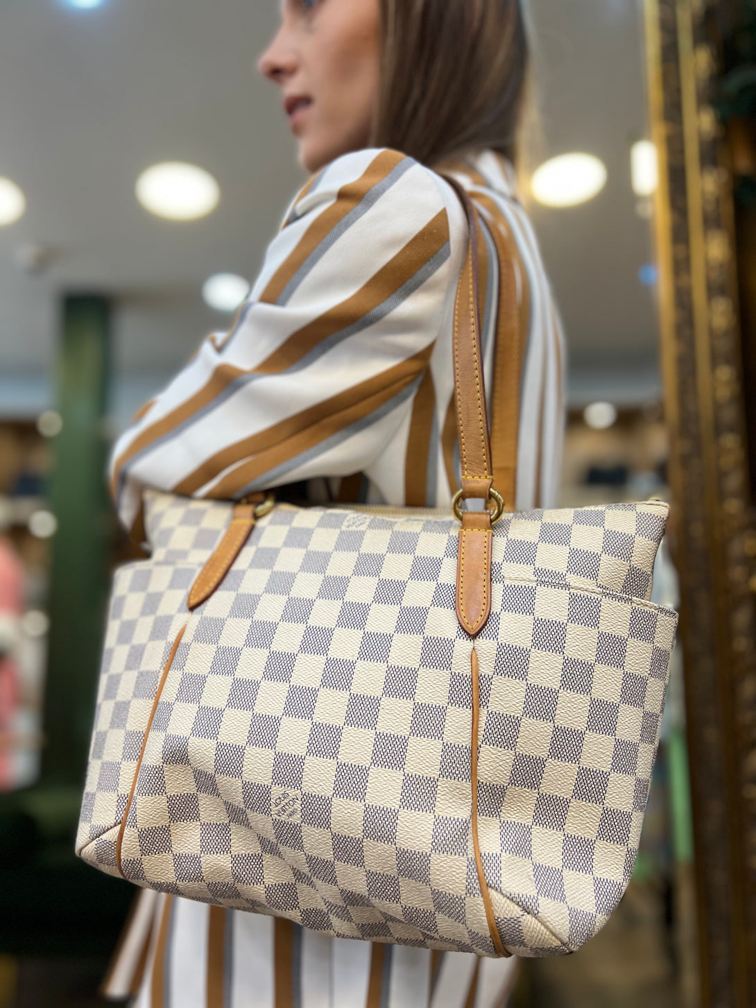 Louis Vuitton Azur Handbag – Siopaella Designer Exchange