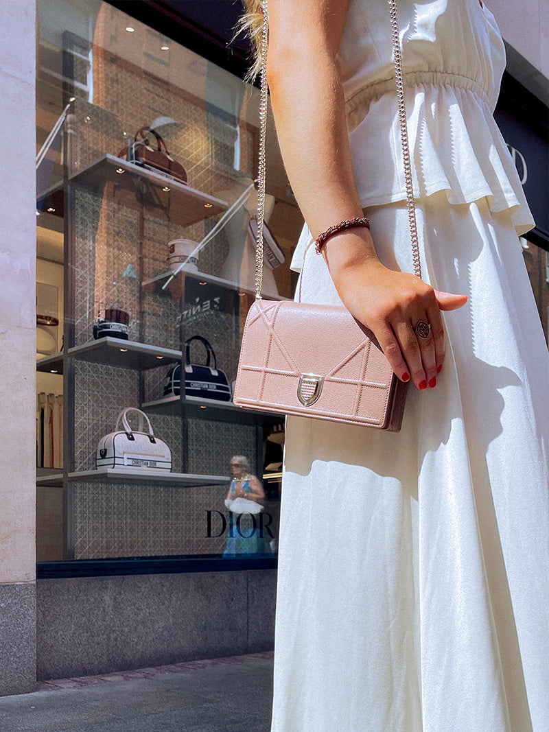 Diorama nude Clearance