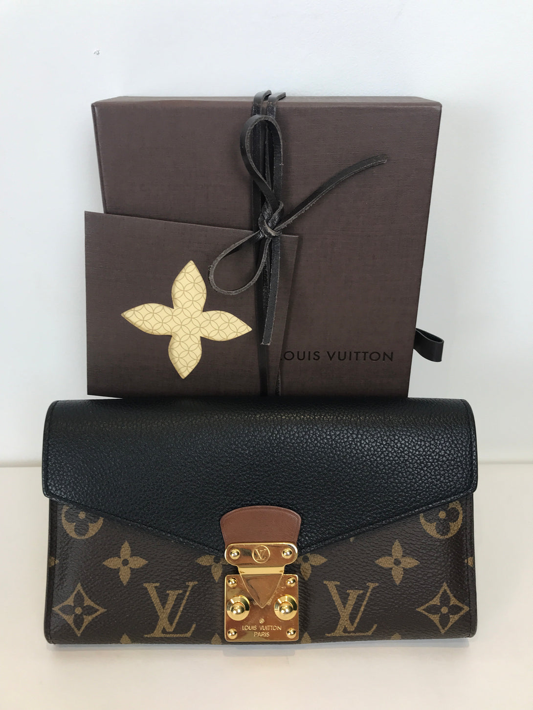 Louis Vuitton Leather & Canvas Purse - Siopaella Designer Exchange