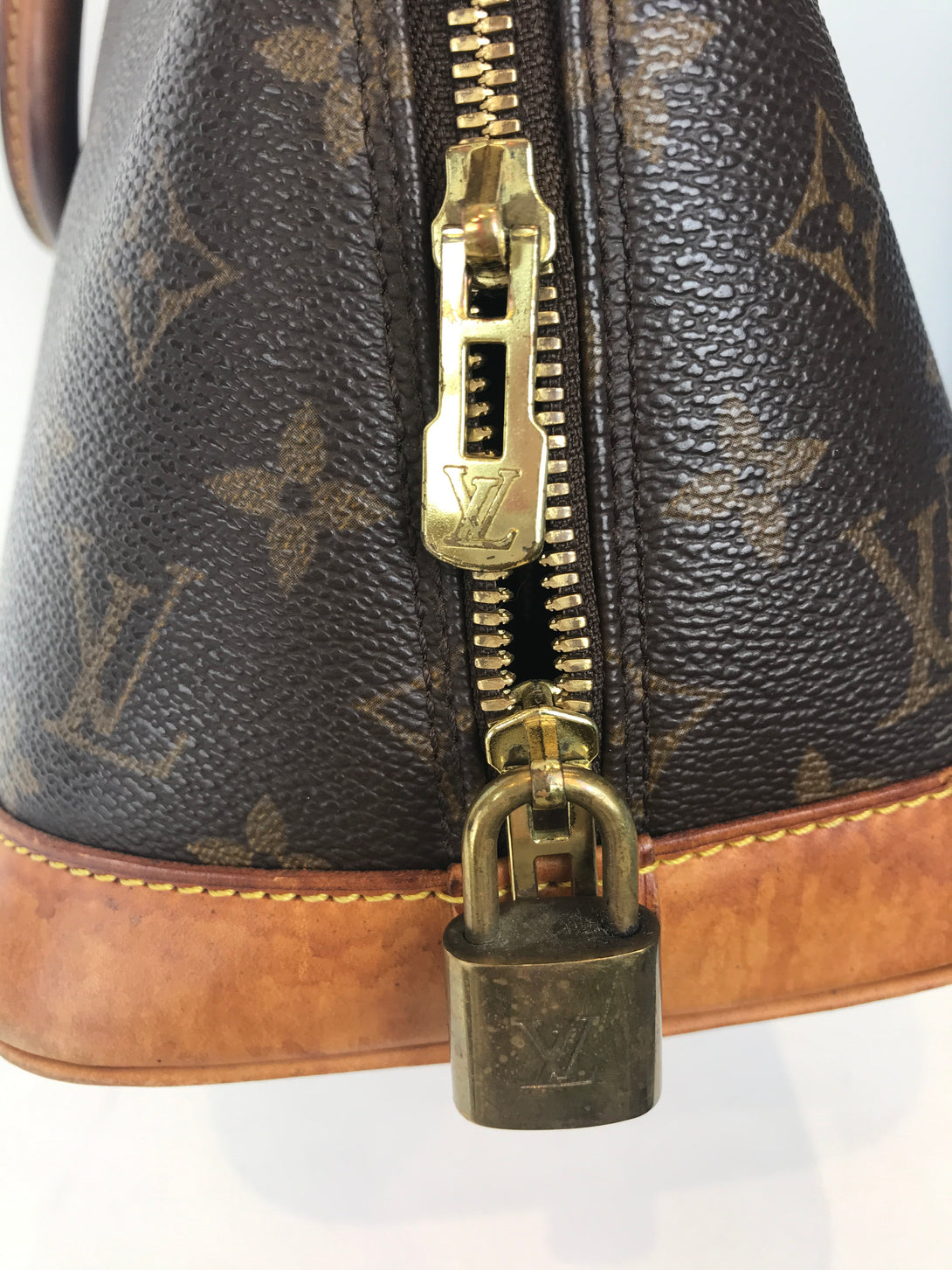 Louis Vuitton Monogram ‘Alma’ Handbag - Siopaella Designer Exchange